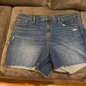 Universal thread cut off Jean short